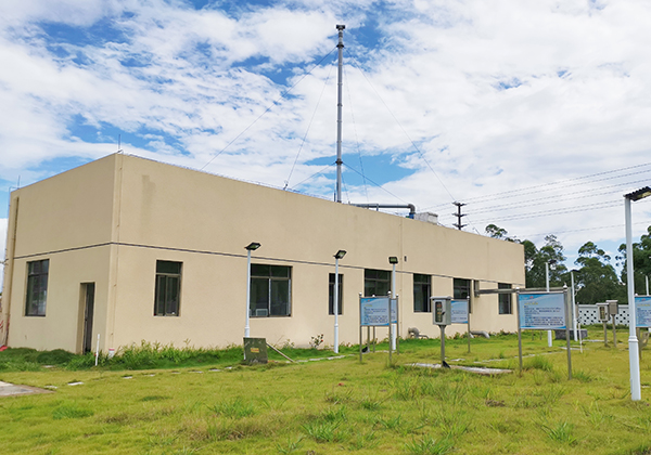 鶴山市第一座花園式地埋式污水處理廠<br />
<br />
國家財政部第四批PPP示范項目、江門市第一個以PPP模式建設的農(nóng)村污水處理設施項目。